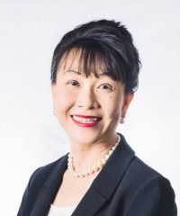 Dr. Lo Soo Kien, Sue